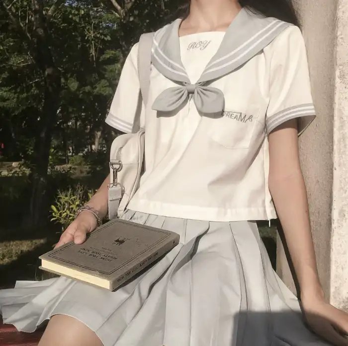 天真派：红楼梦之桃花诗社